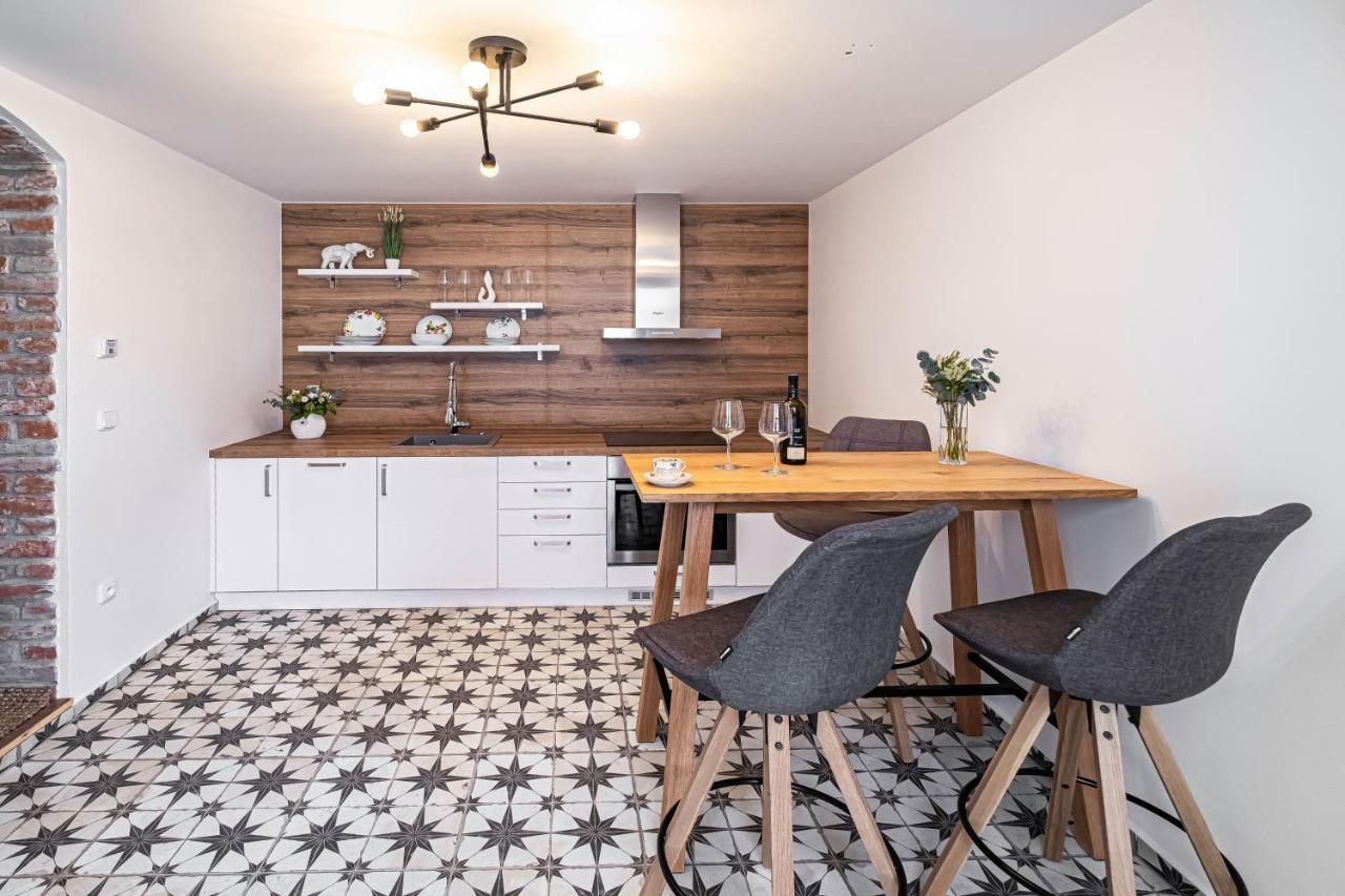 מיקולוב Knize Ferdinand Apartments מראה חיצוני תמונה