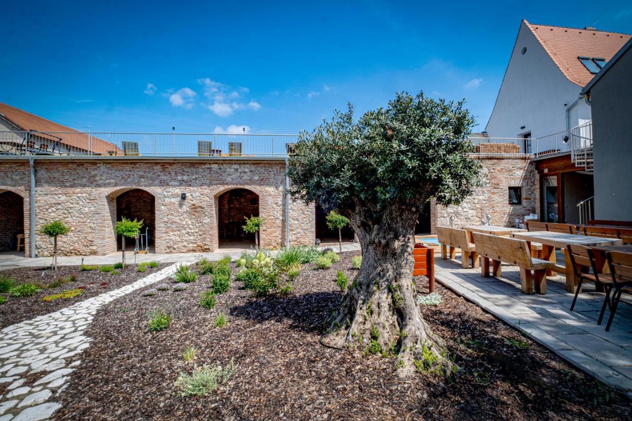 מיקולוב Knize Ferdinand Apartments מראה חיצוני תמונה